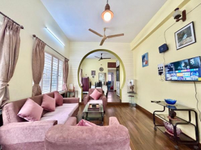 Retro Style 2BHK near Salt Lake Sector 5 Metro Station